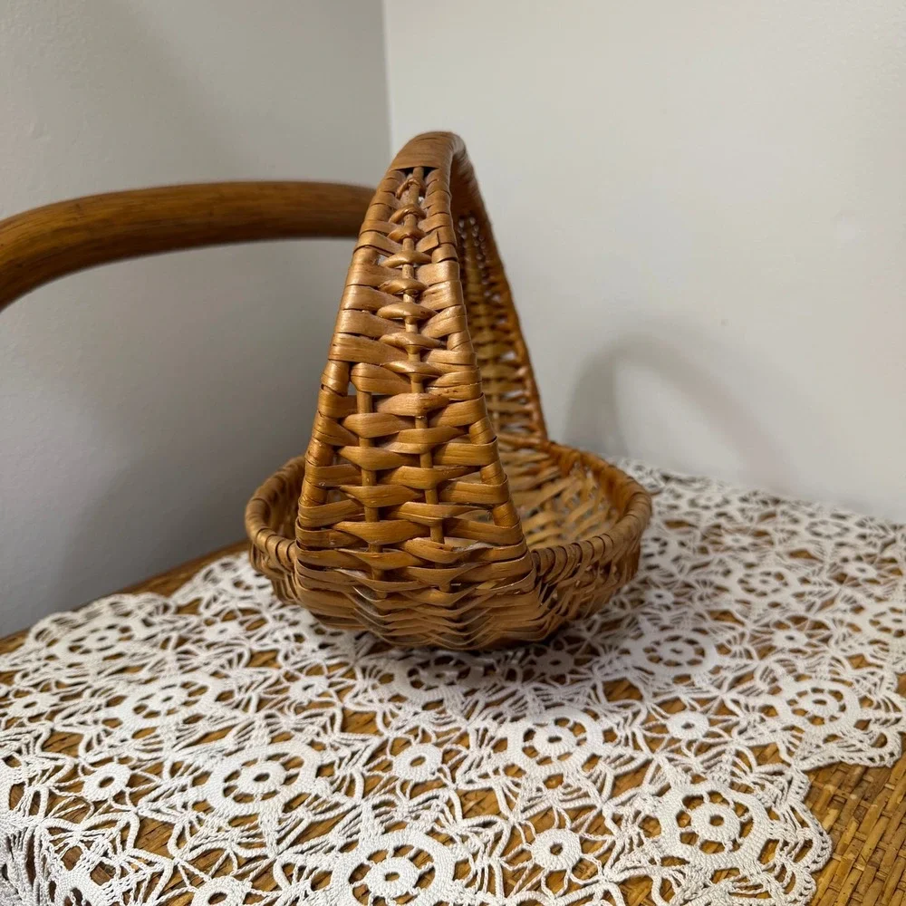 N/A handcrafted wicker